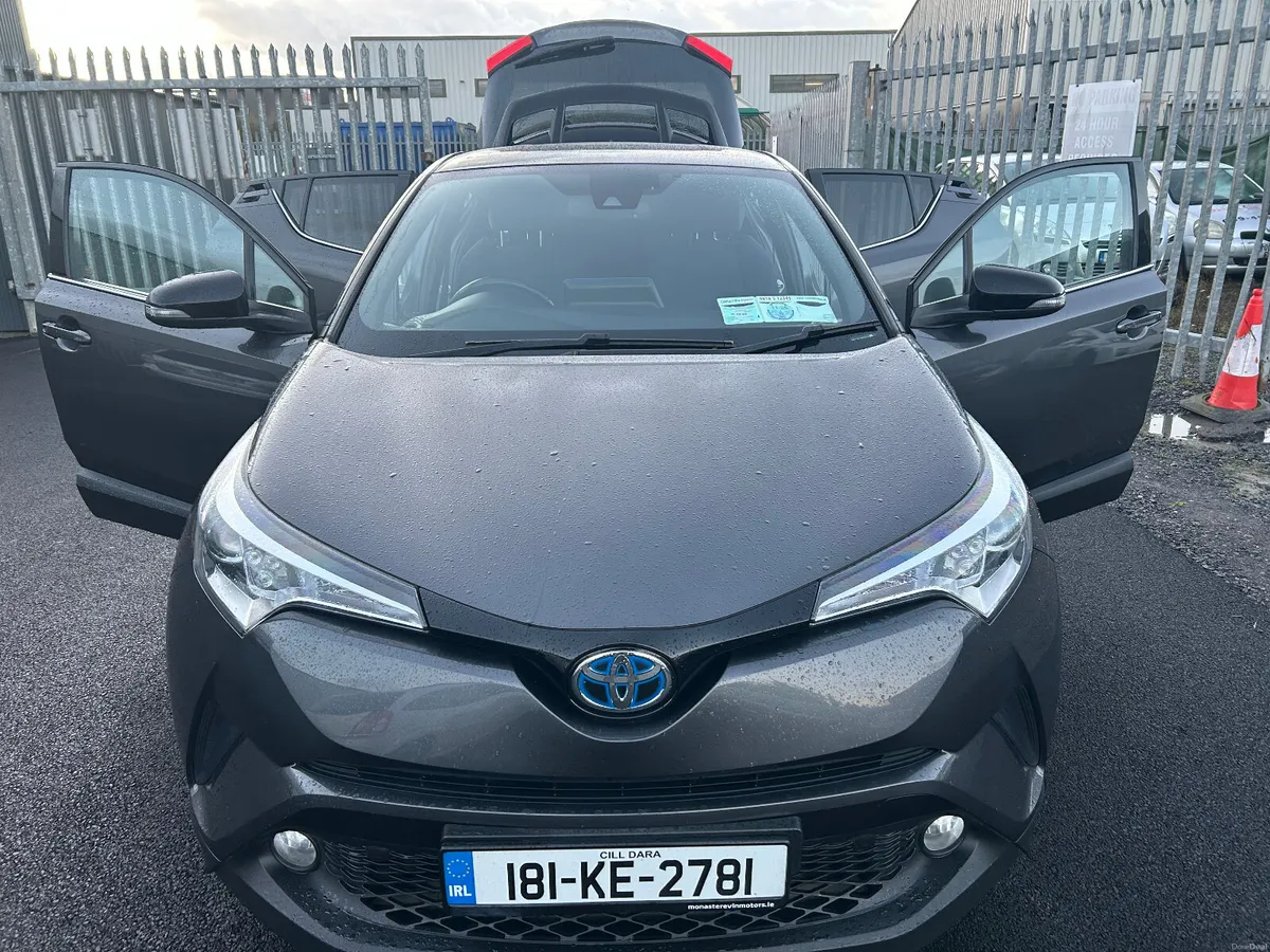 2018 Toyota C-HR HYBRID AUTOMATIC - Image 4