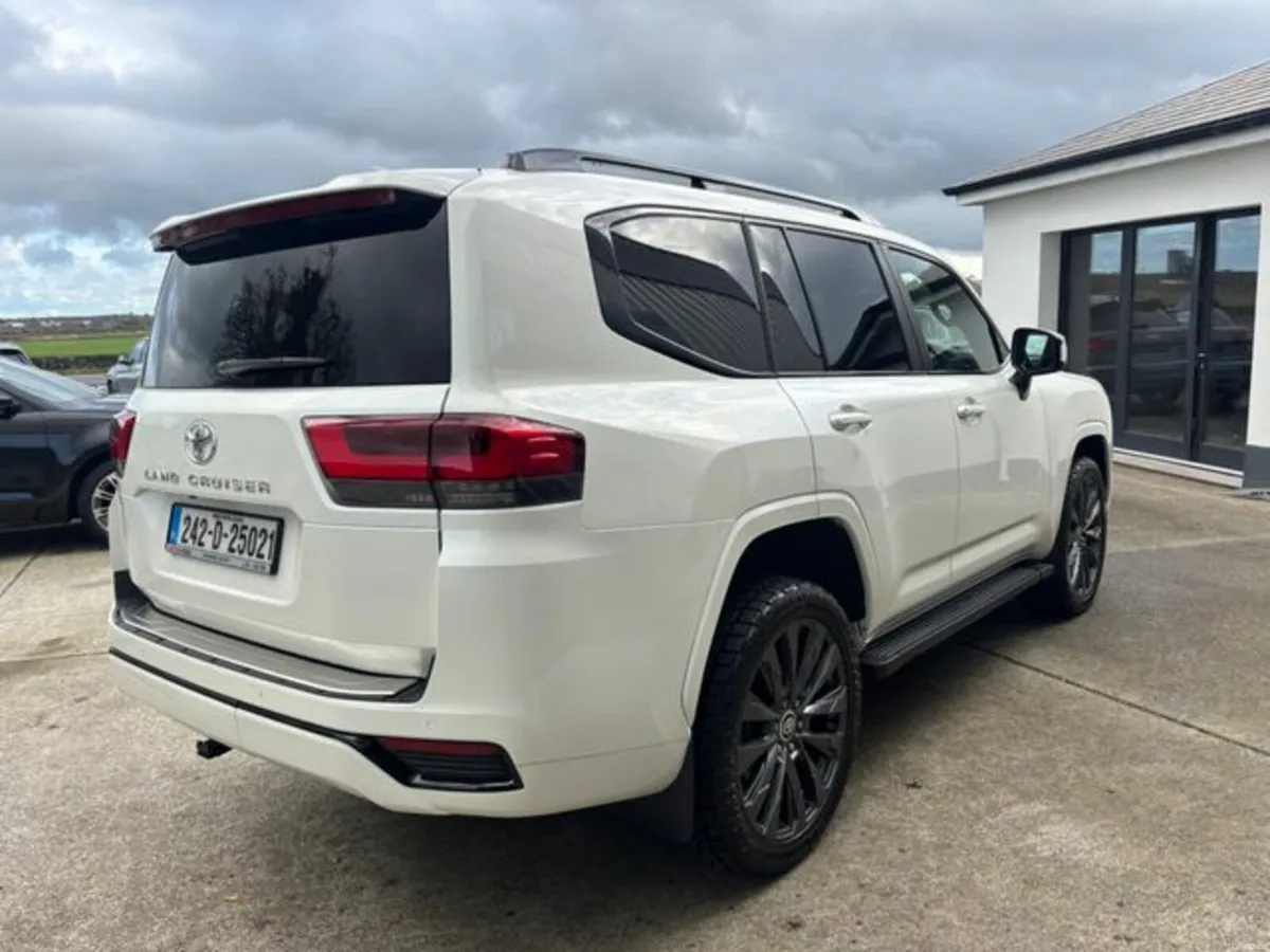 Toyota Land Cruiser 3.3L twin-turbo diesel 300 V6 - Image 4