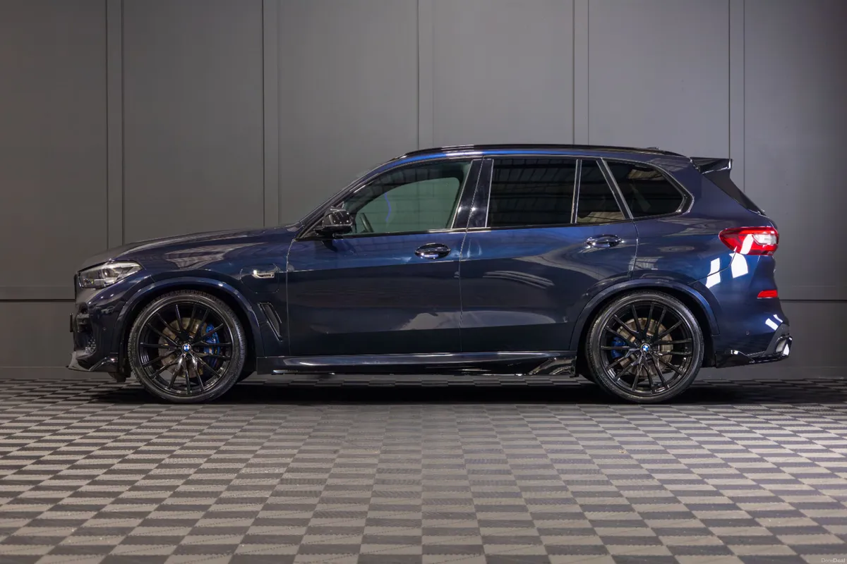 2022 BMW X5 X-Drive 45e M-Sport - Image 3
