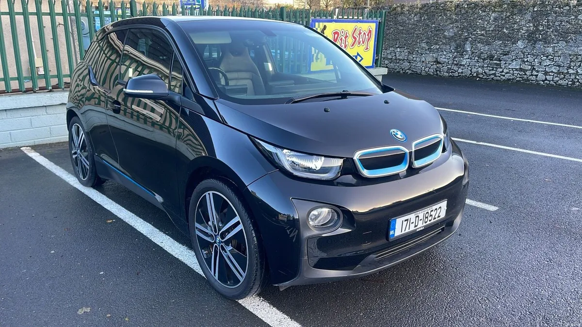 2017 B MW i3 electric 52000 klms - Image 1