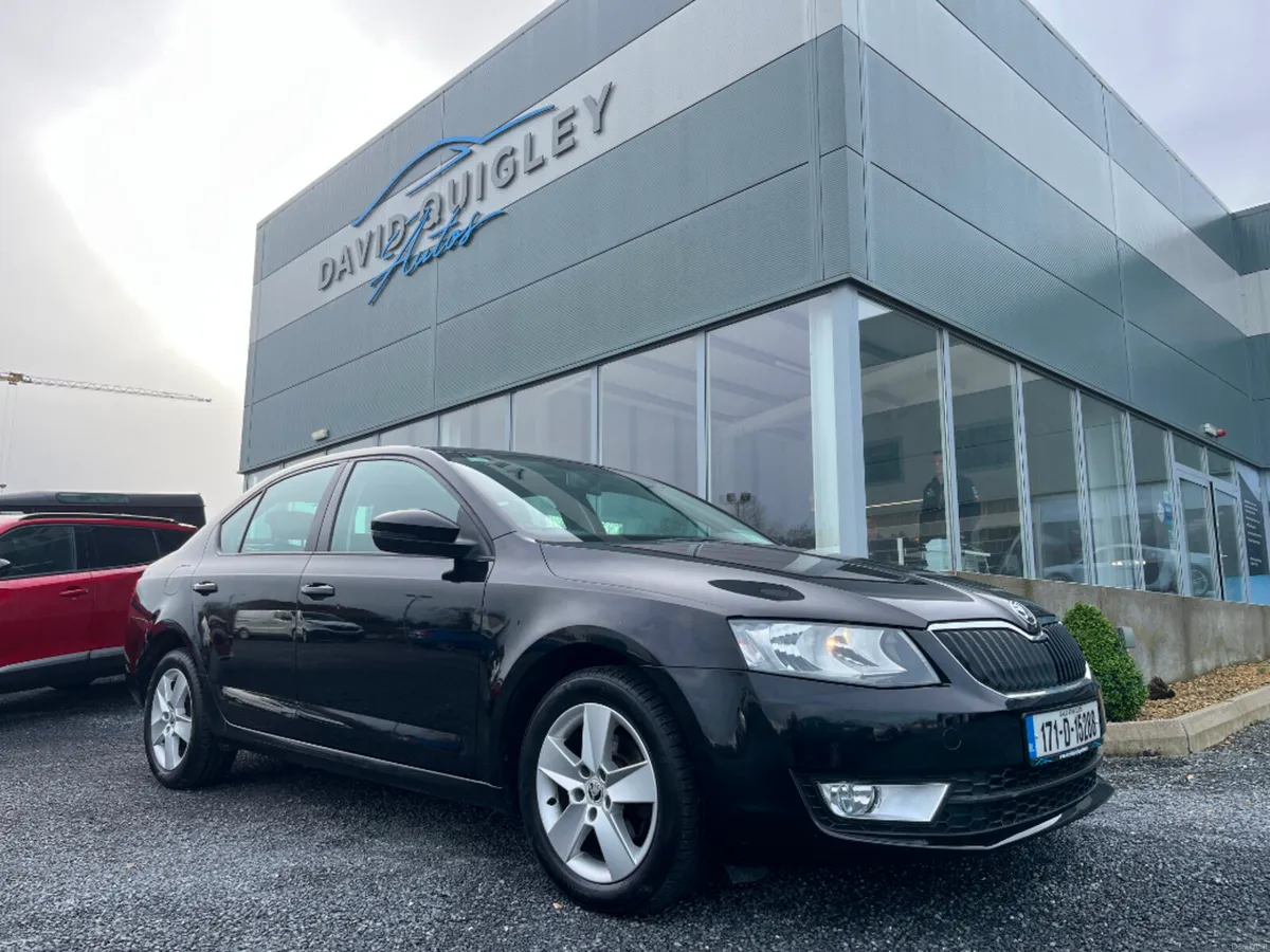 Skoda Octavia AMB 1.6tdi 110BHP DSG 4DR AUTO*QUALI - Image 1