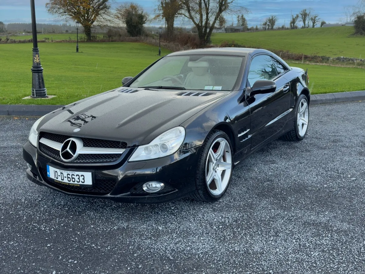 Mercedes-Benz SL 350 AMG Convertible - Image 2