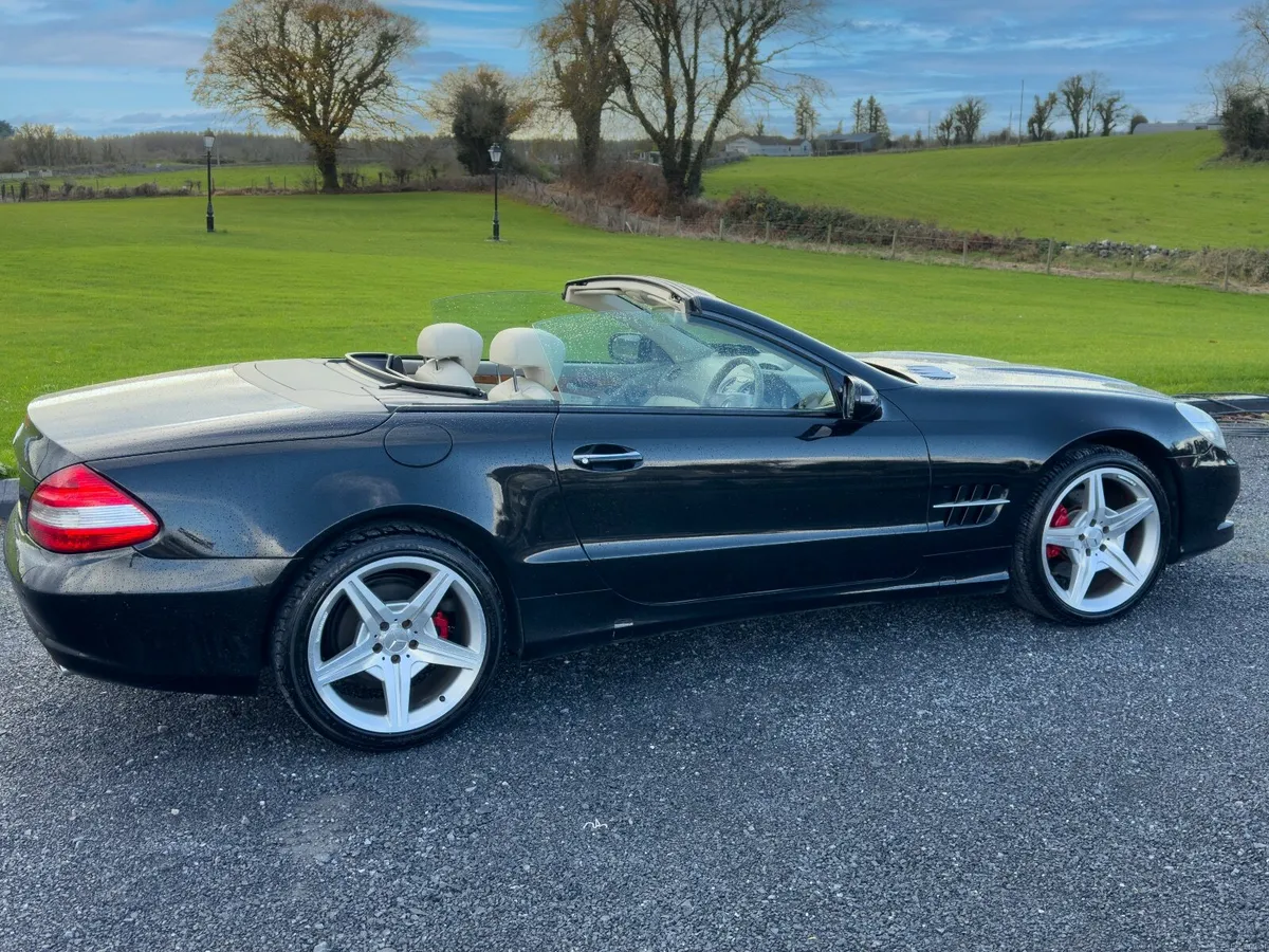 Mercedes-Benz SL 350 AMG Convertible - Image 3