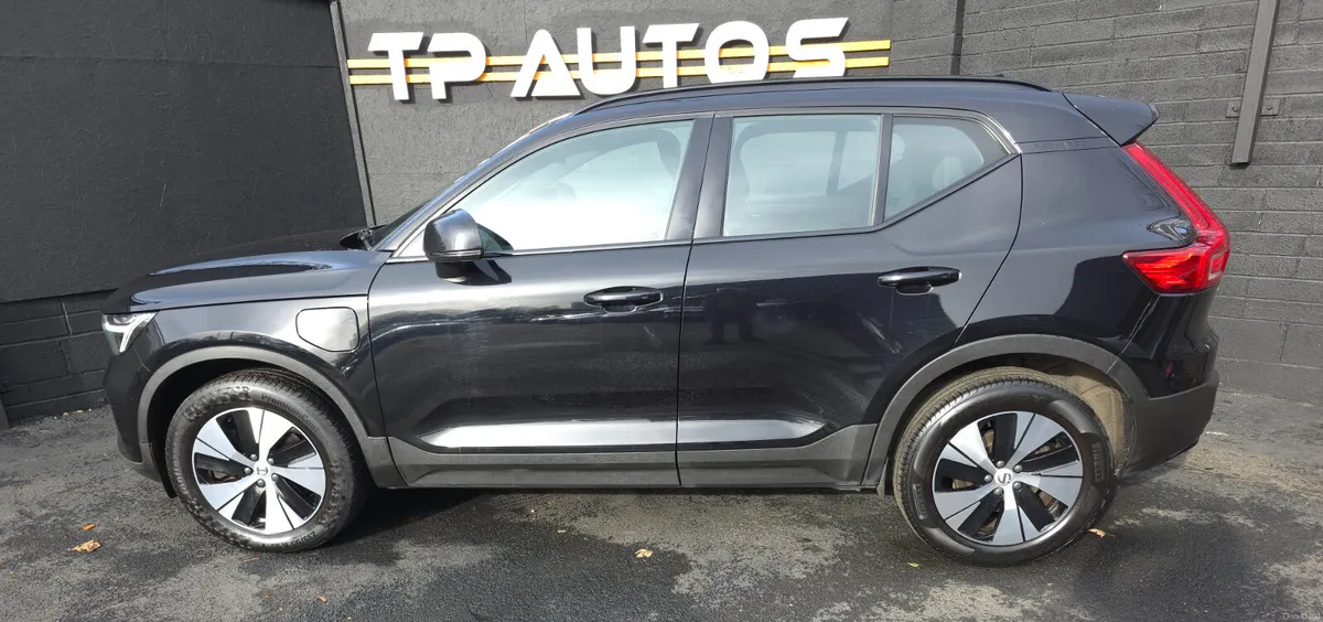 Volvo XC40 2022 - Image 2
