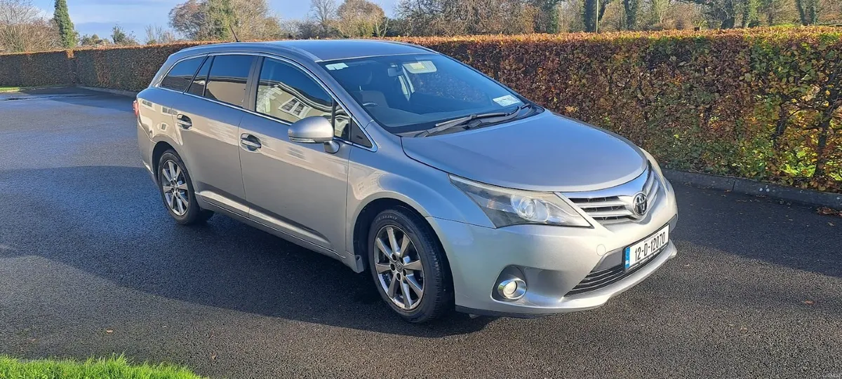Toyota Avensis 2012 - Image 2