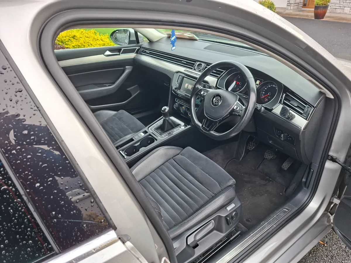 Volkswagen Passat 2015 - Image 3