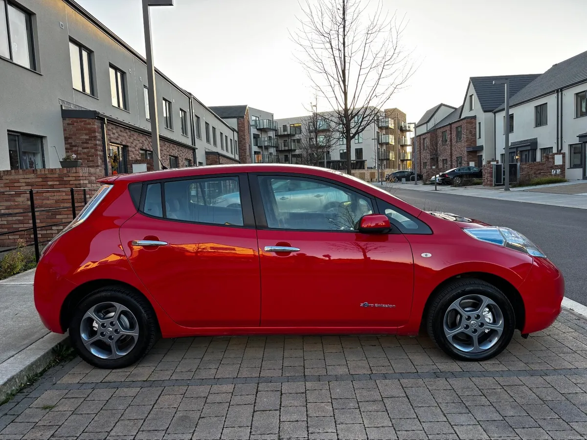 Nissan Leaf 2017 - Image 2