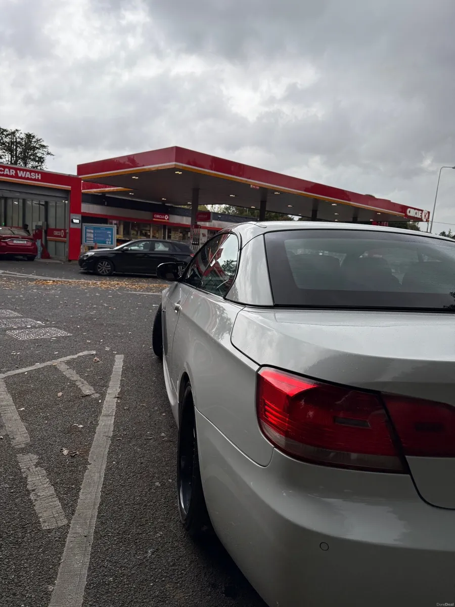 Bmw e93 330i - Image 3