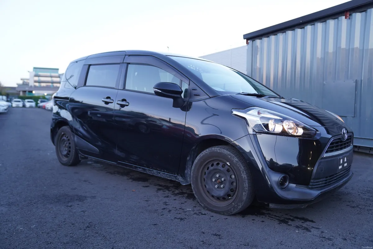 TOYOTA SIENTA 2015 BLACK 7 SEATER - Image 3