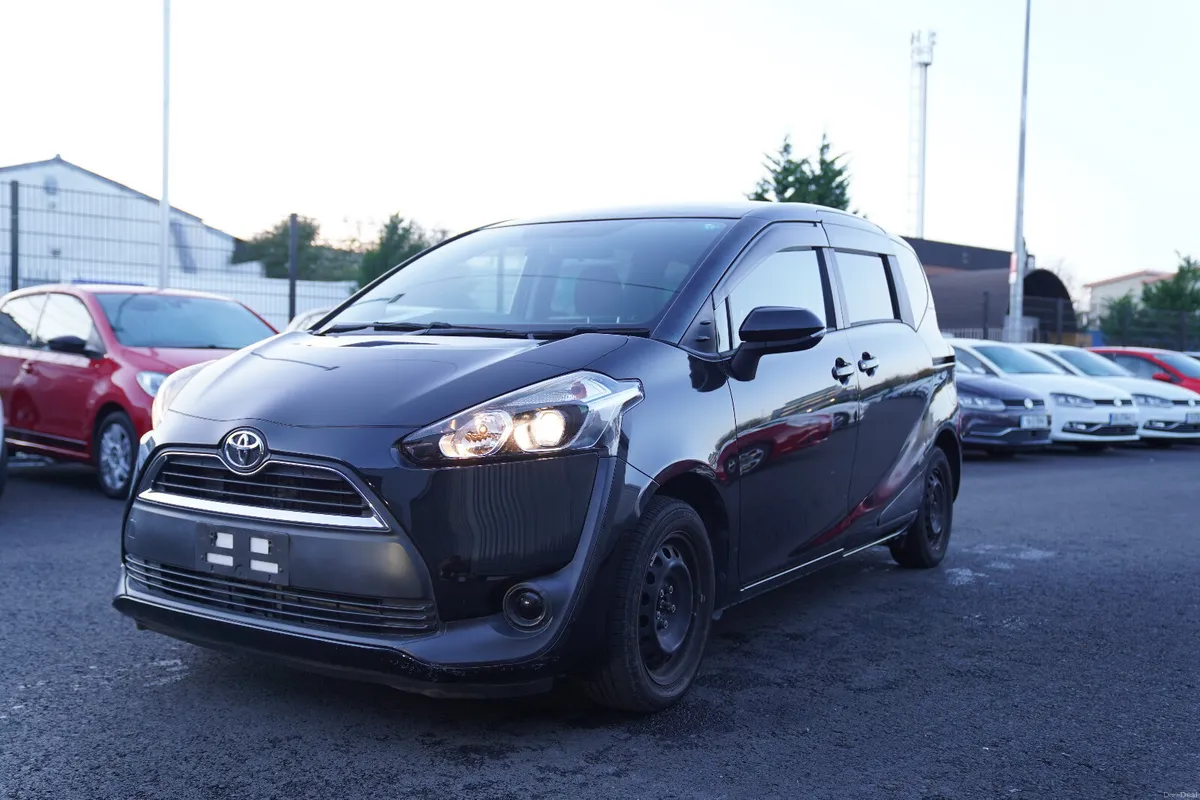TOYOTA SIENTA 2015 BLACK 7 SEATER - Image 2