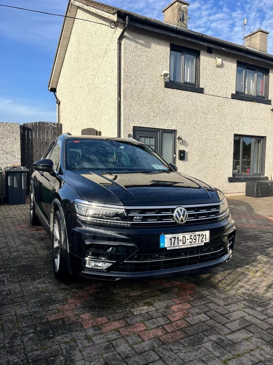 VW Tiguan R-Line 1.4 tsi w/Digital Cluster - Image 1