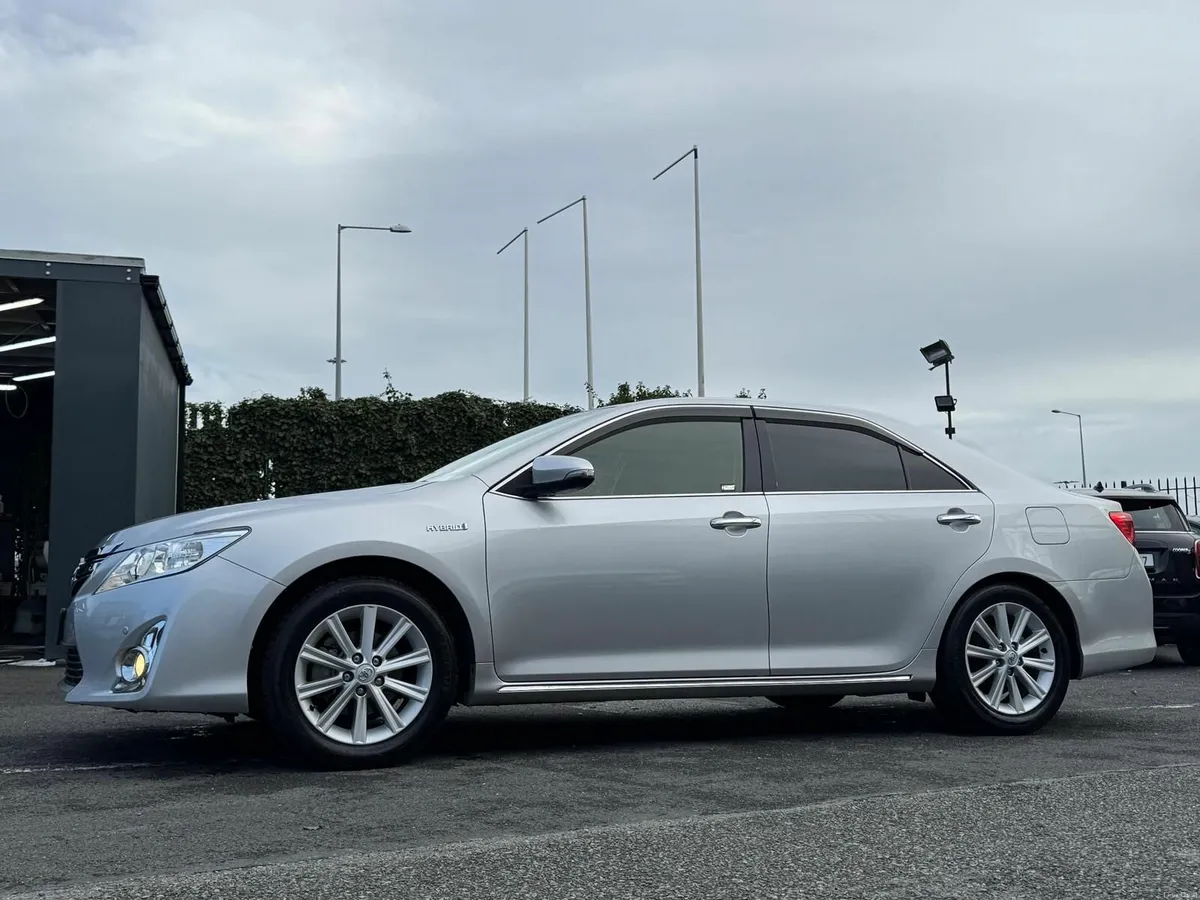 Toyota Camry Hybrid 2014 - Image 3