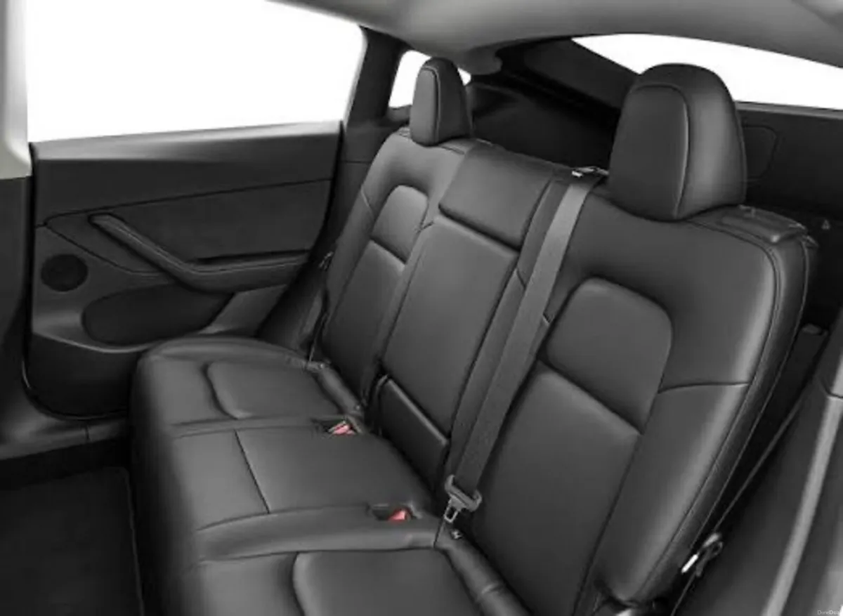 Tesla Y Long Range All-Wheel Drive 2024 - Image 3