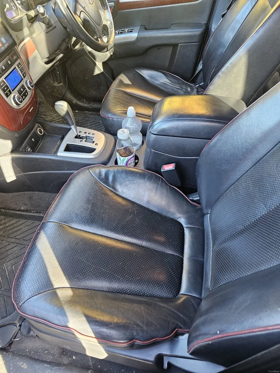 Hyundai Santa Fe crew cab 2007 - Image 2