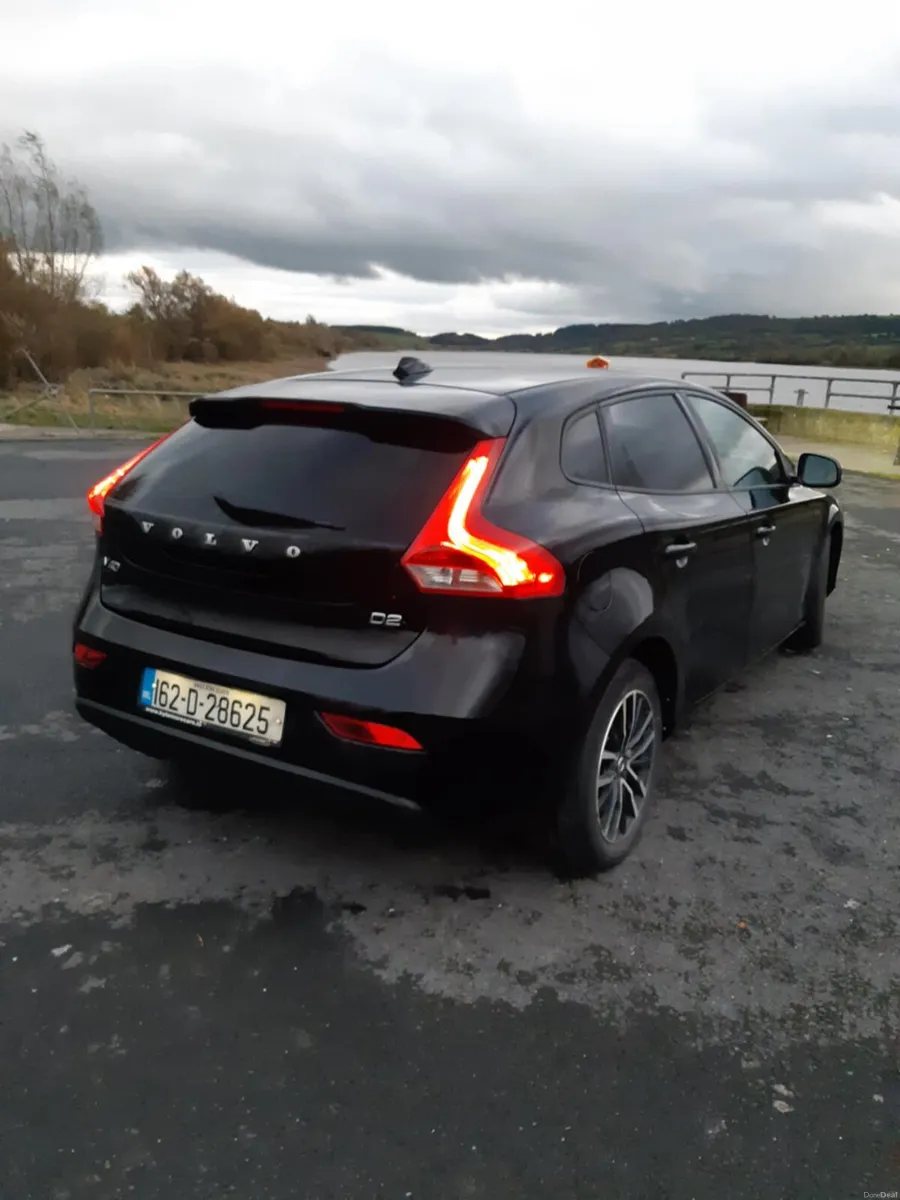 162 Volvo V40 2L - Image 1