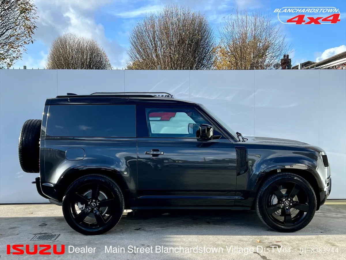 LR DEFENDER D350 HSE X- DYNAMIC 3 SEATER VATQ - Image 3