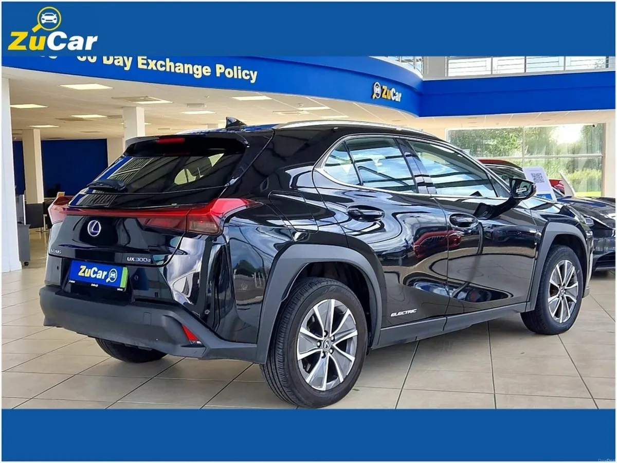 Lexus UX 300e  Entry  204 Electric 72.8 kWh E-CVT - Image 4