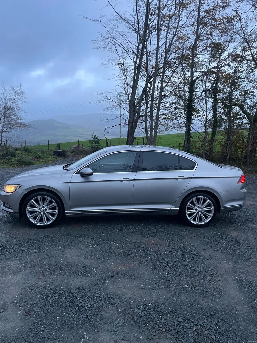 Volkswagen Passat - Image 4