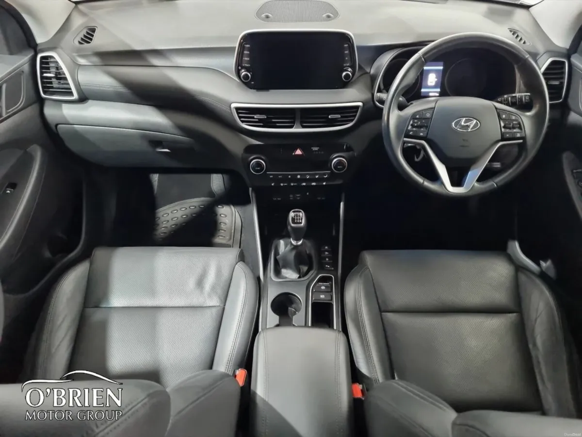 Hyundai Tucson 2WD Executive Plus - Image 2