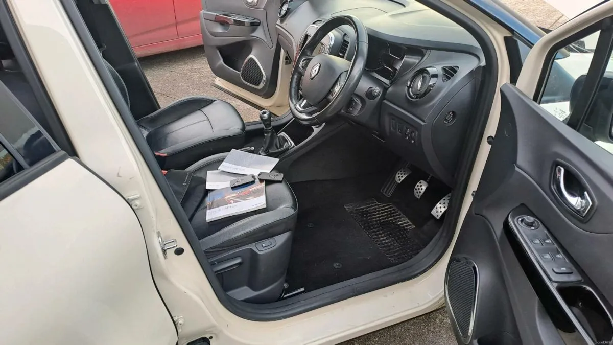 2017 Renault Captur 1.5Dci~Taxed & Tested~ X Nav - Image 2