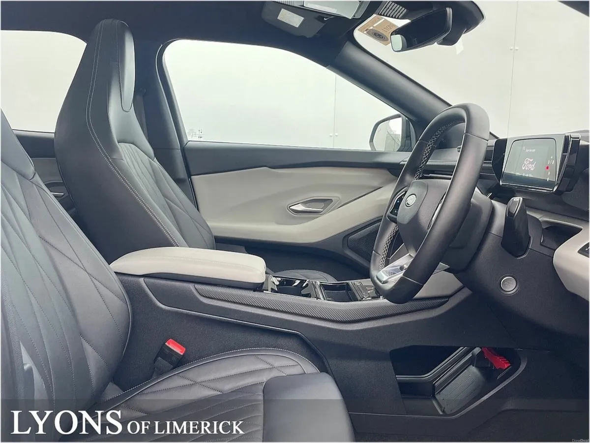 Ford Explorer Premium 77kWh Extended Range RWD - Image 4