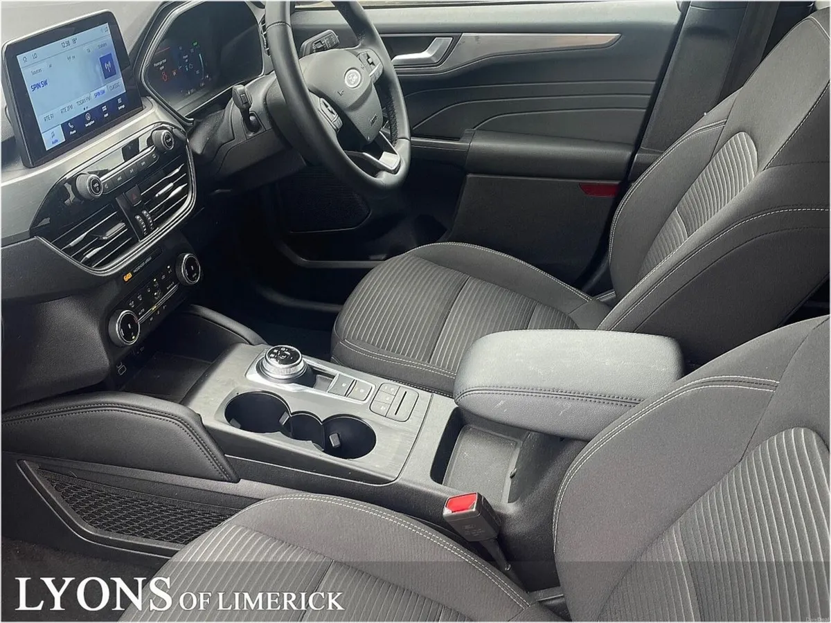 Ford Kuga 2.5 Duratec 225PS PHEV Titanium Auto - Image 4