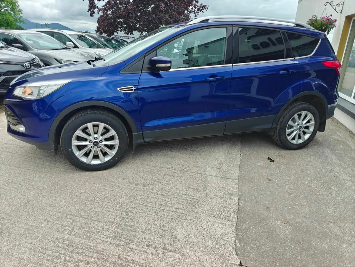 Ford Kuga 2.0TDCI 120PS Titanium - Image 4