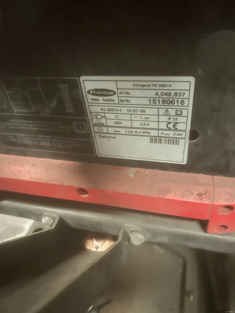 Garage equipment - Image 1