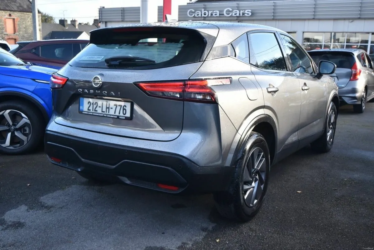 Nissan Qashqai 1.3 PET MILD HYBRID SV - Image 4