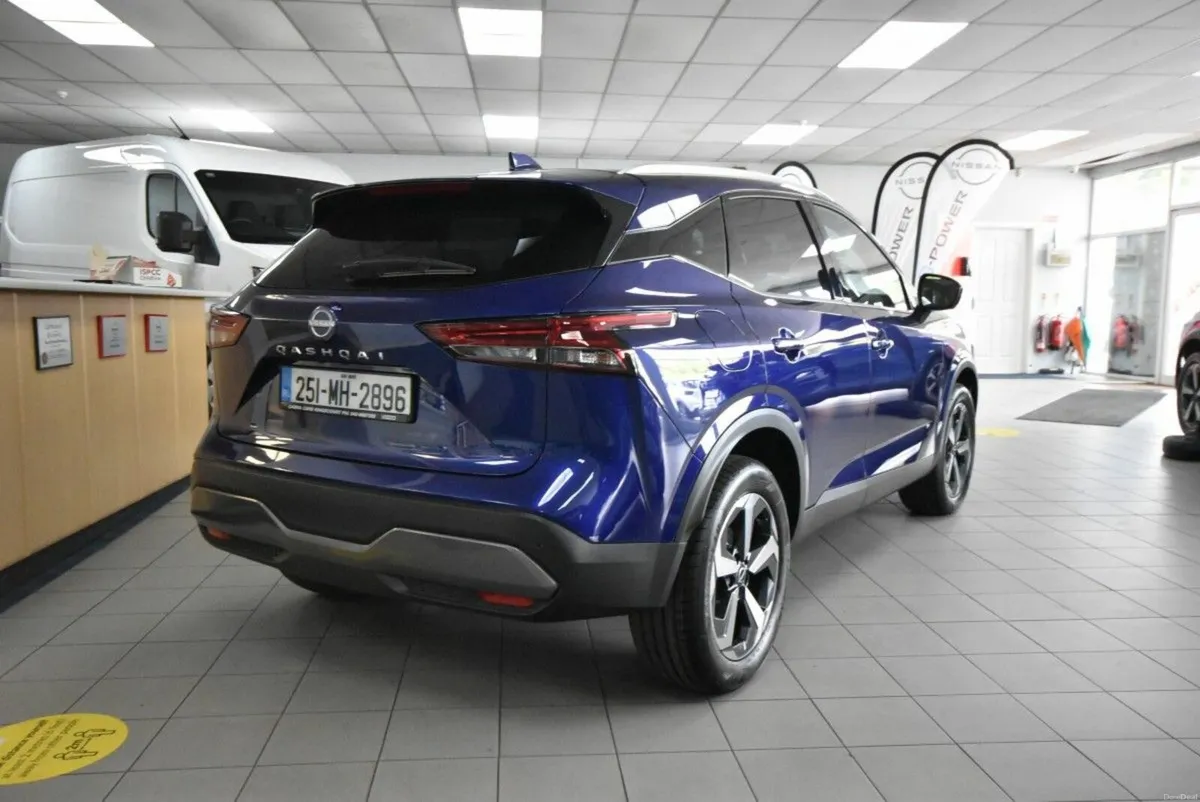 Nissan Qashqai 1.3 Hybrid SV Premium - Image 4
