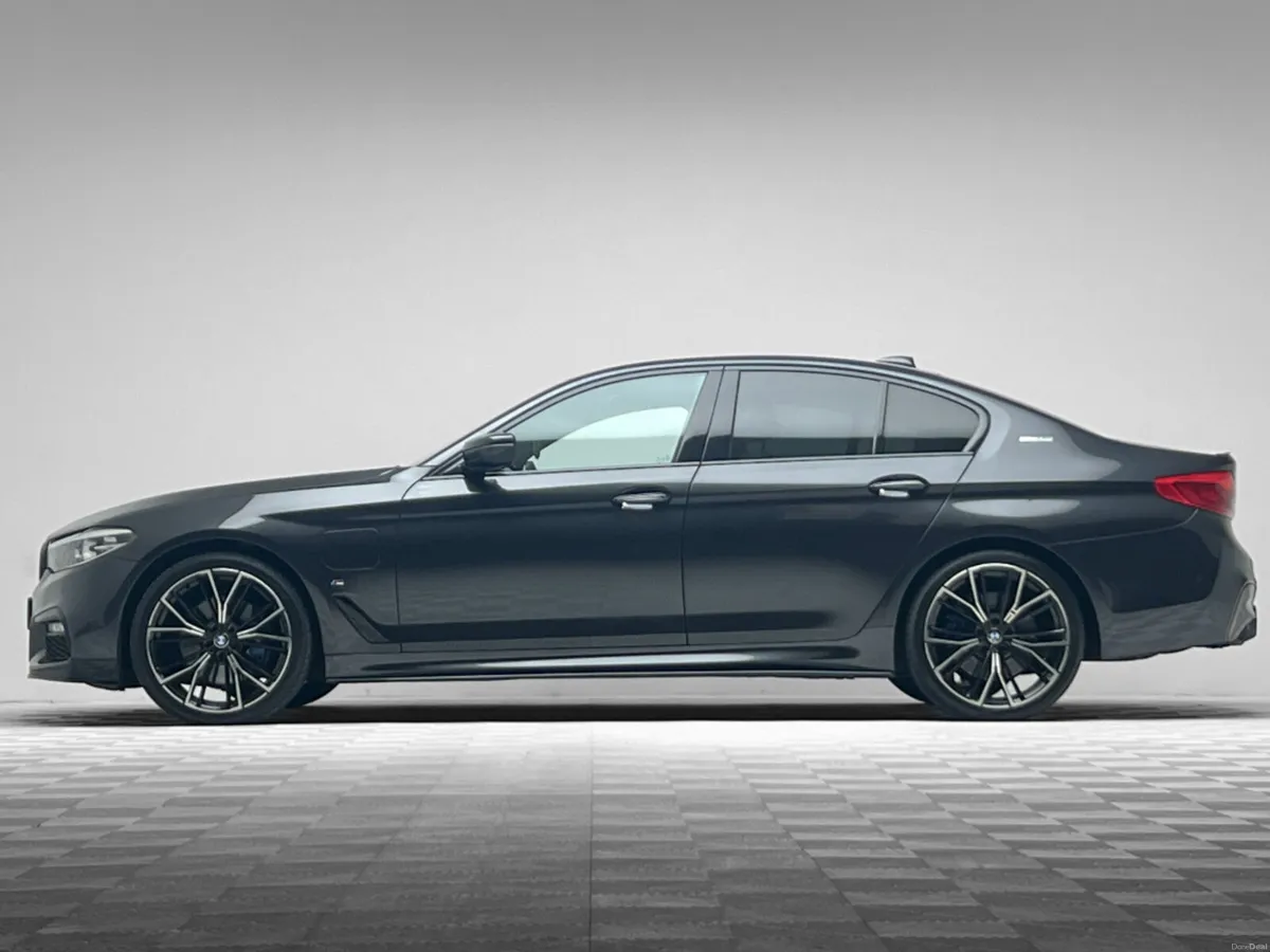 BMW 5-Series 530E M SPORT - Image 4