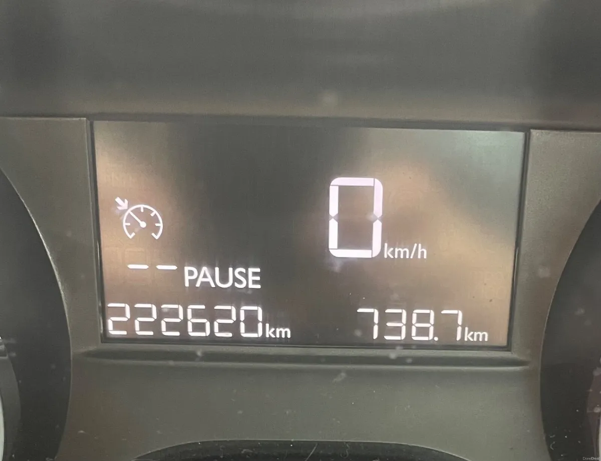 Peugeot 208 2015 - Image 3