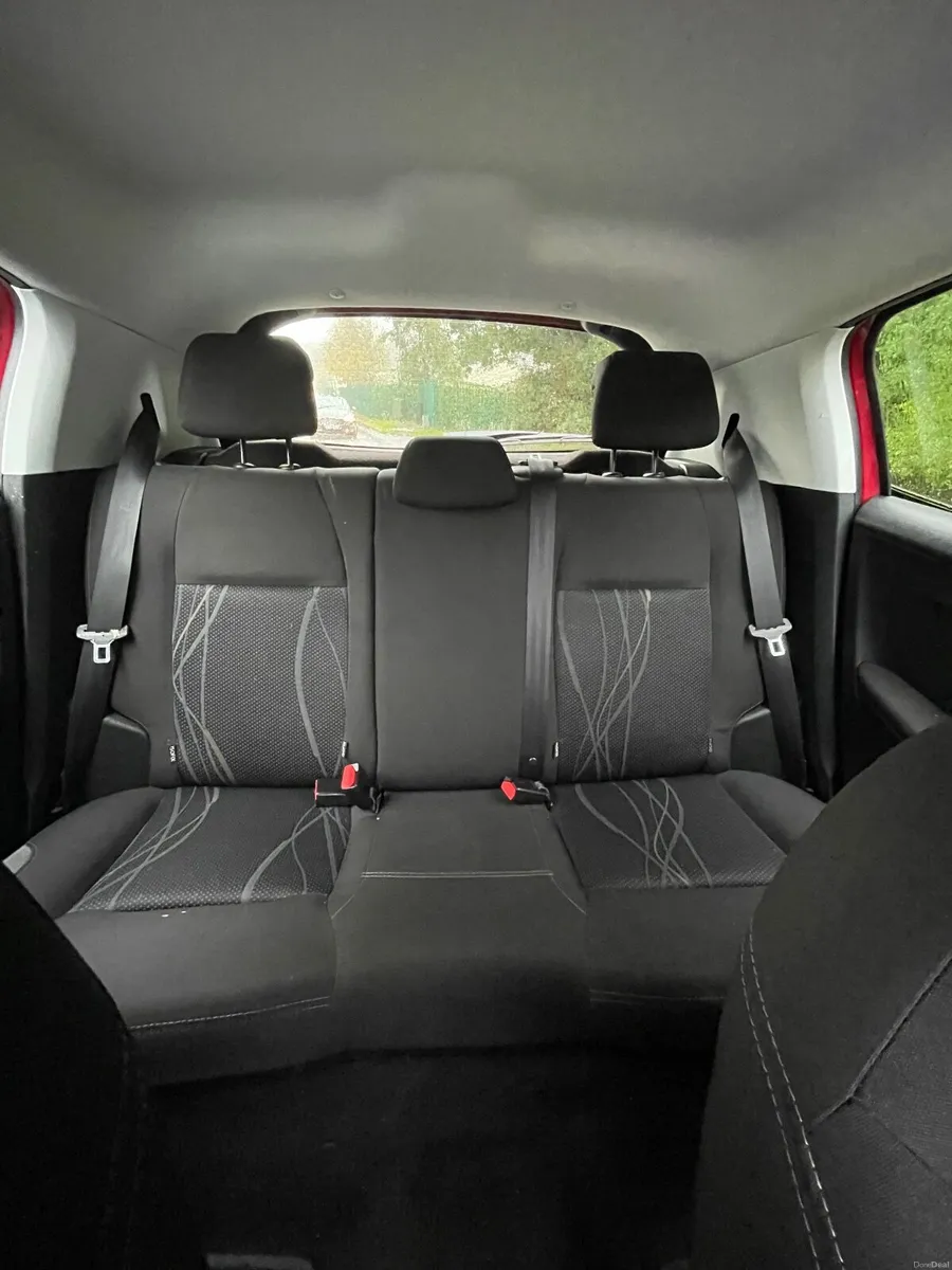 Peugeot 208 2015 - Image 4