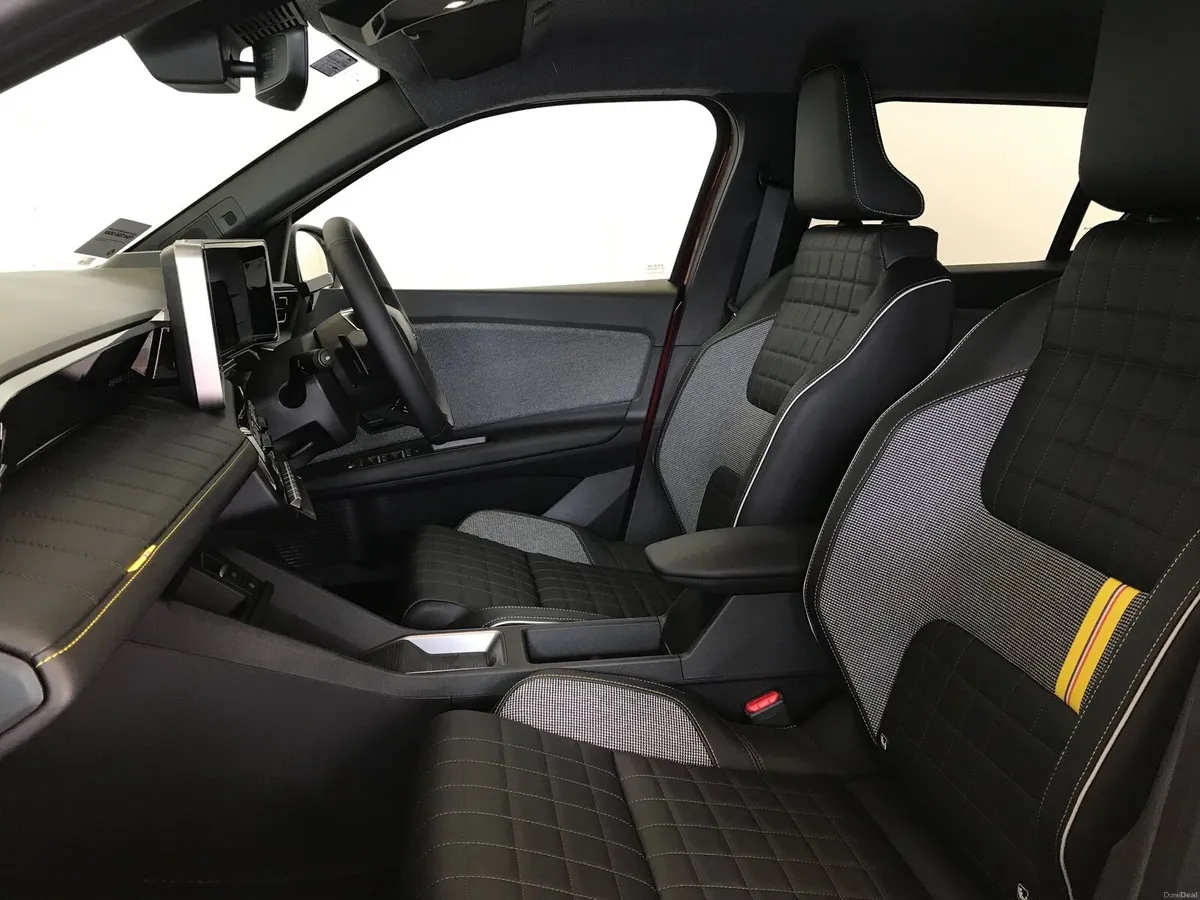 Renault 4 E-Tech Iconic 52 kWh 150 - Jan 26 Price - Image 4