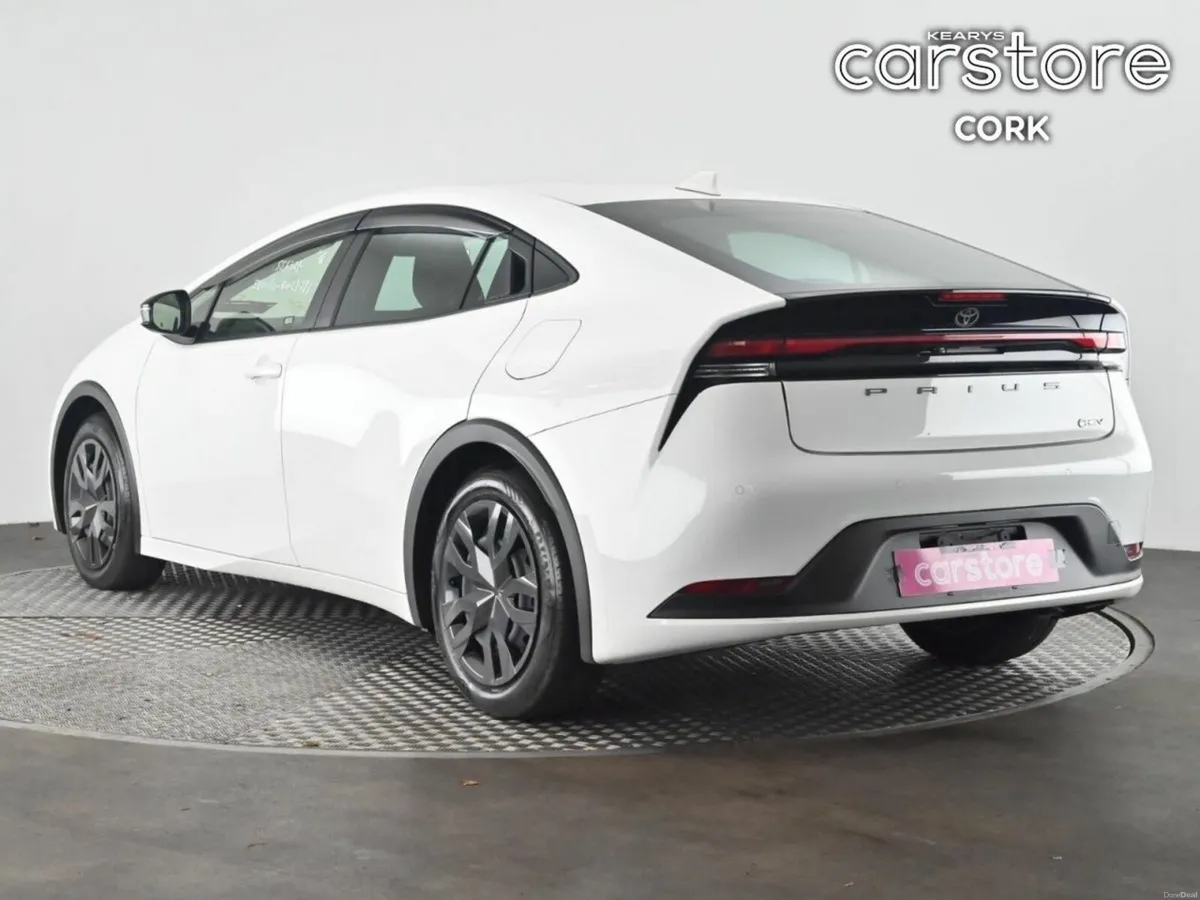 Toyota Prius 1.8 Hybrid Auto - Image 4