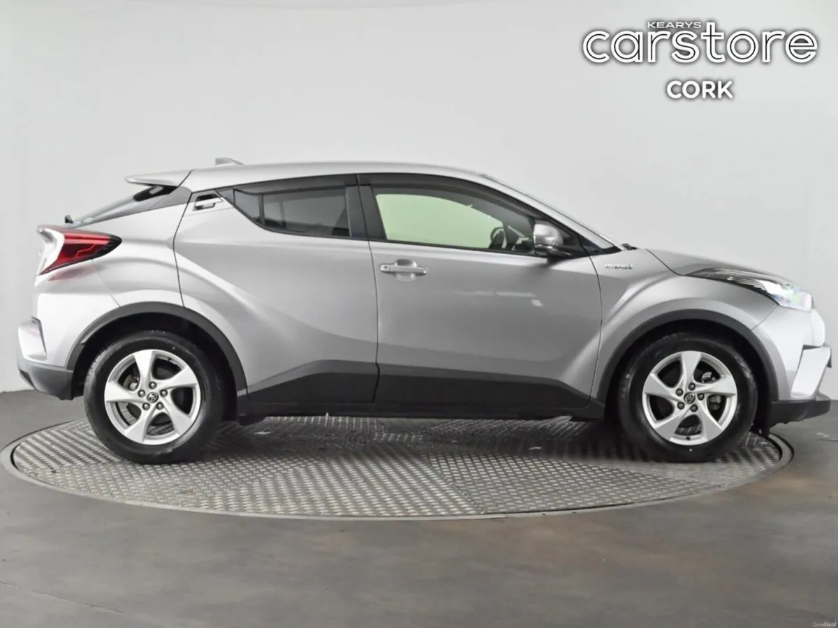 Toyota C-HR 1.8 HYBRID Auto - Image 3