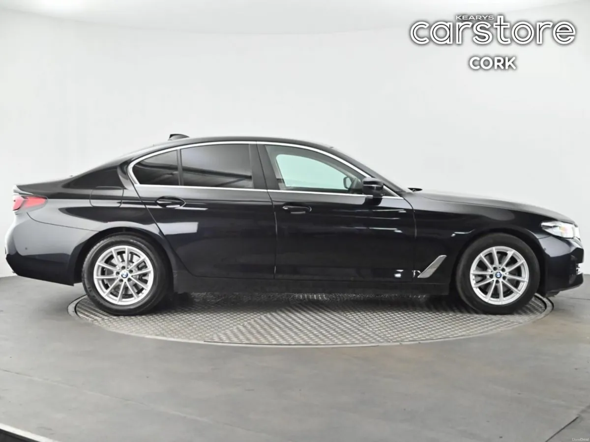 BMW 5-Series 520d SE (MHT) - Image 3