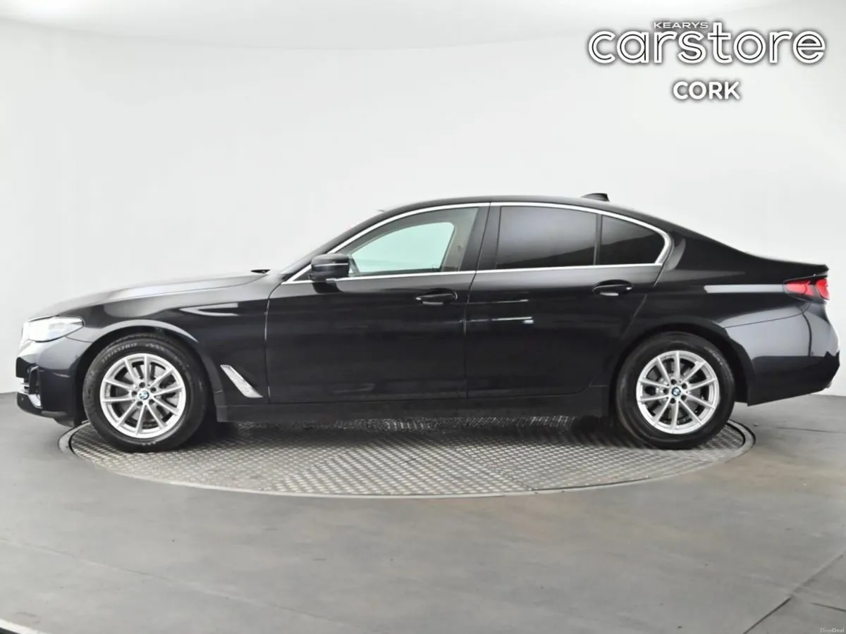 BMW 5-Series 520d SE (MHT) - Image 6