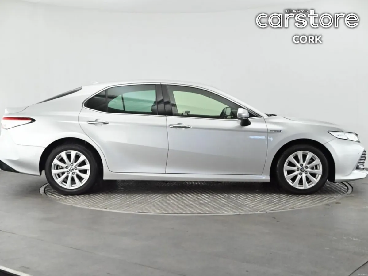 Toyota Camry 2.5 Hybrid Auto - Image 3