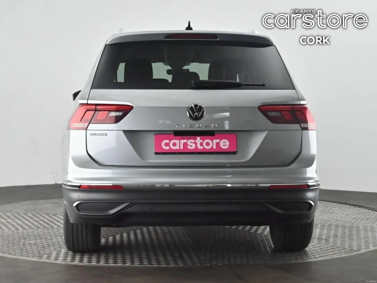 Volkswagen Tiguan Allspace 2.0 TDI  Life 7 Seats - Image 4