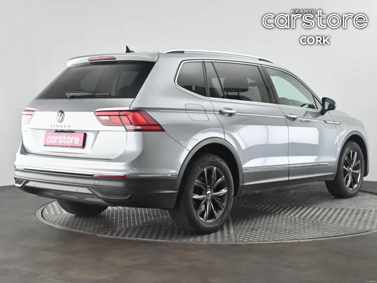 Volkswagen Tiguan Allspace 2.0 TDI  Life 7 Seats - Image 5