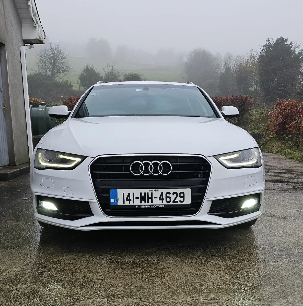 Audi A4 Avant 2.0L S-Line Sport Tiptronic - Image 2