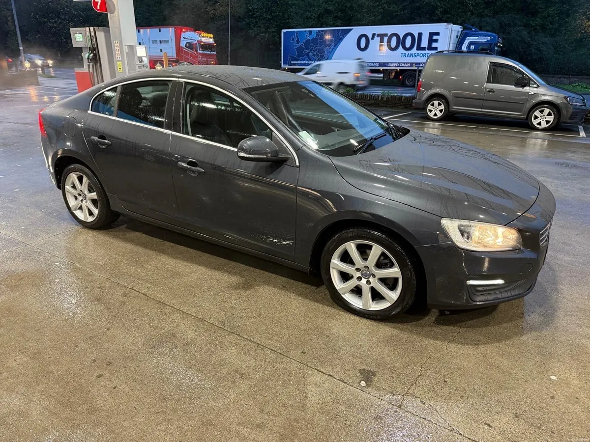 Volvo S60 - Image 1