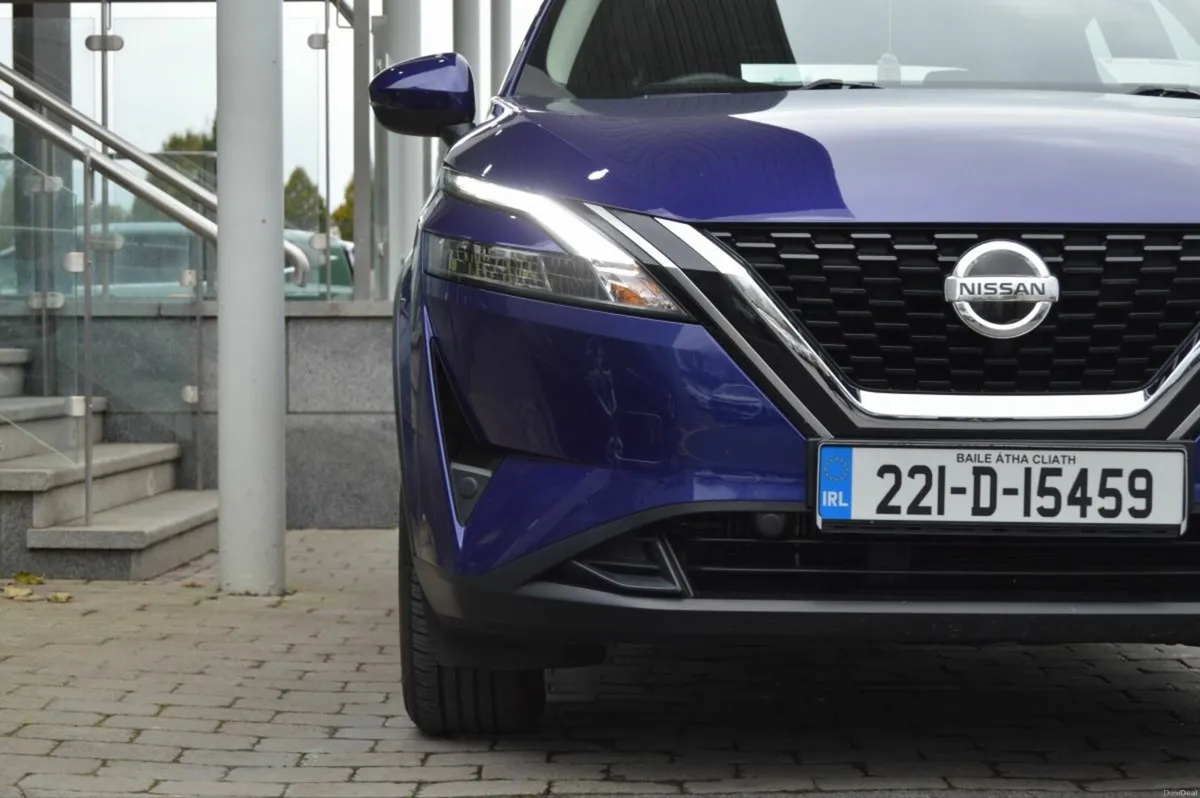 Nissan Qashqai 1.3 PET MILD HYBRID SV CVT - Image 4