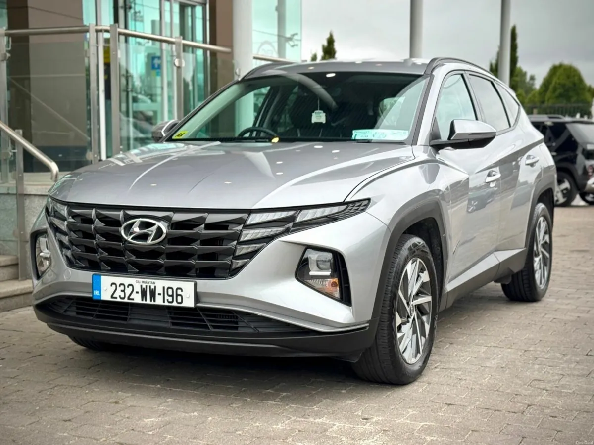 Hyundai Tucson 2WD Executive, Black Leather - Image 3