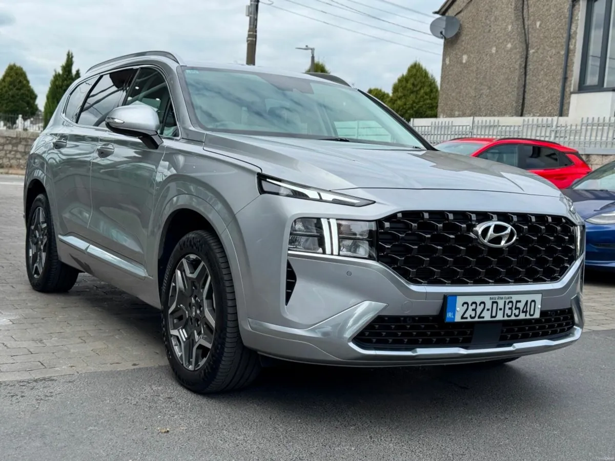 Hyundai Santa Fe 1.6 PHEV 4WD Executive Plus Auto - Image 4