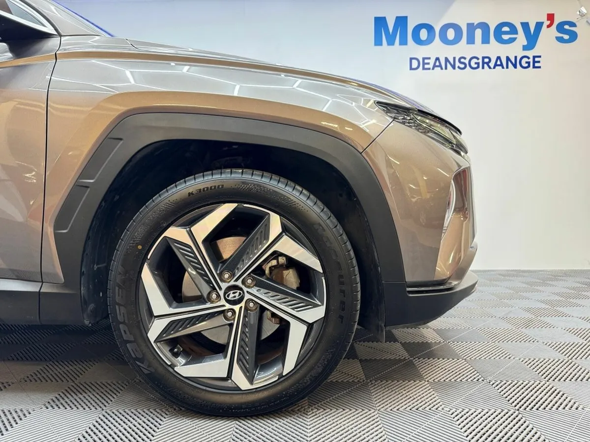 Hyundai Tucson 2WD Executive Plus HEV Auto, Low Mi - Image 4
