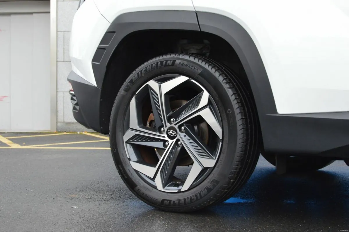 Hyundai Tucson 2WD Executive Plus HEV Auto Two Ton - Image 4