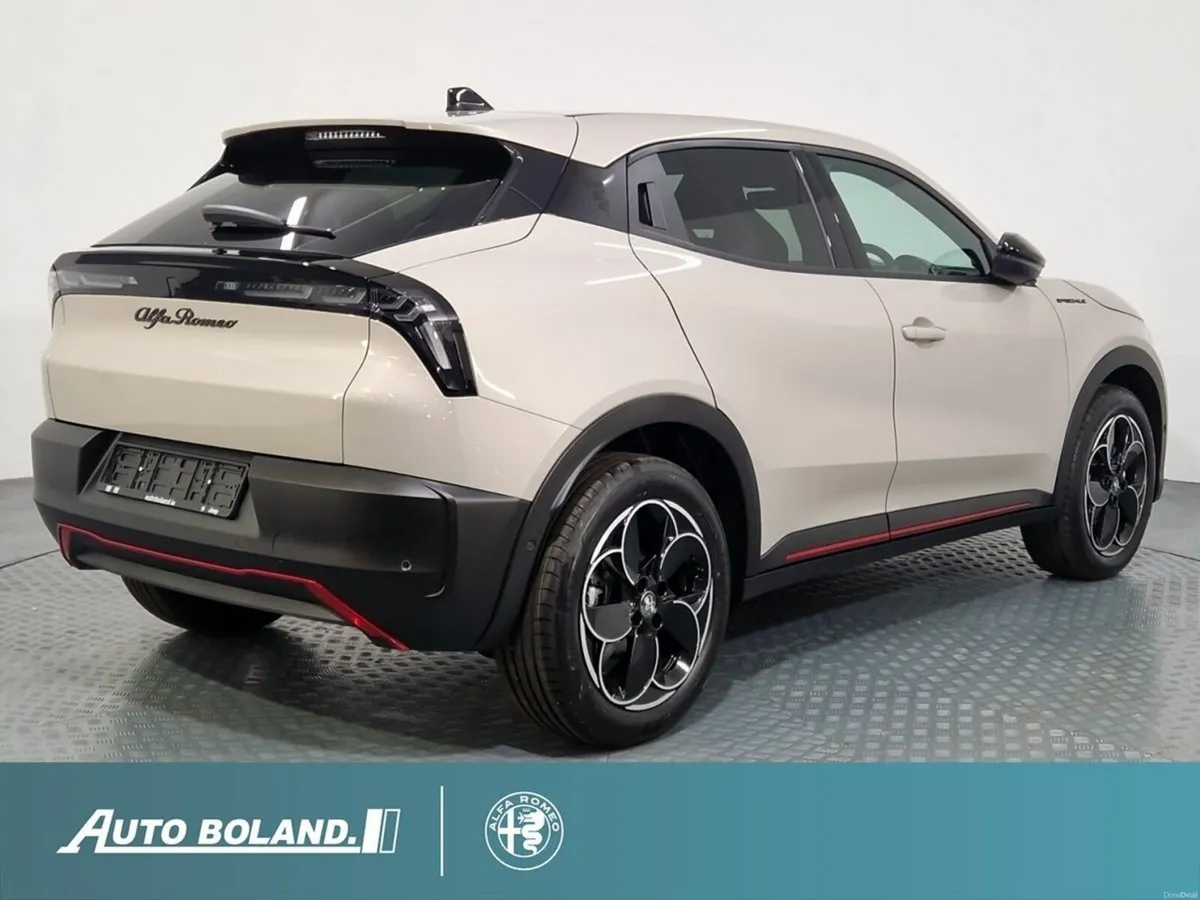 Alfa Romeo Junior ELETTRICA Speciale Tech & Interi - Image 6
