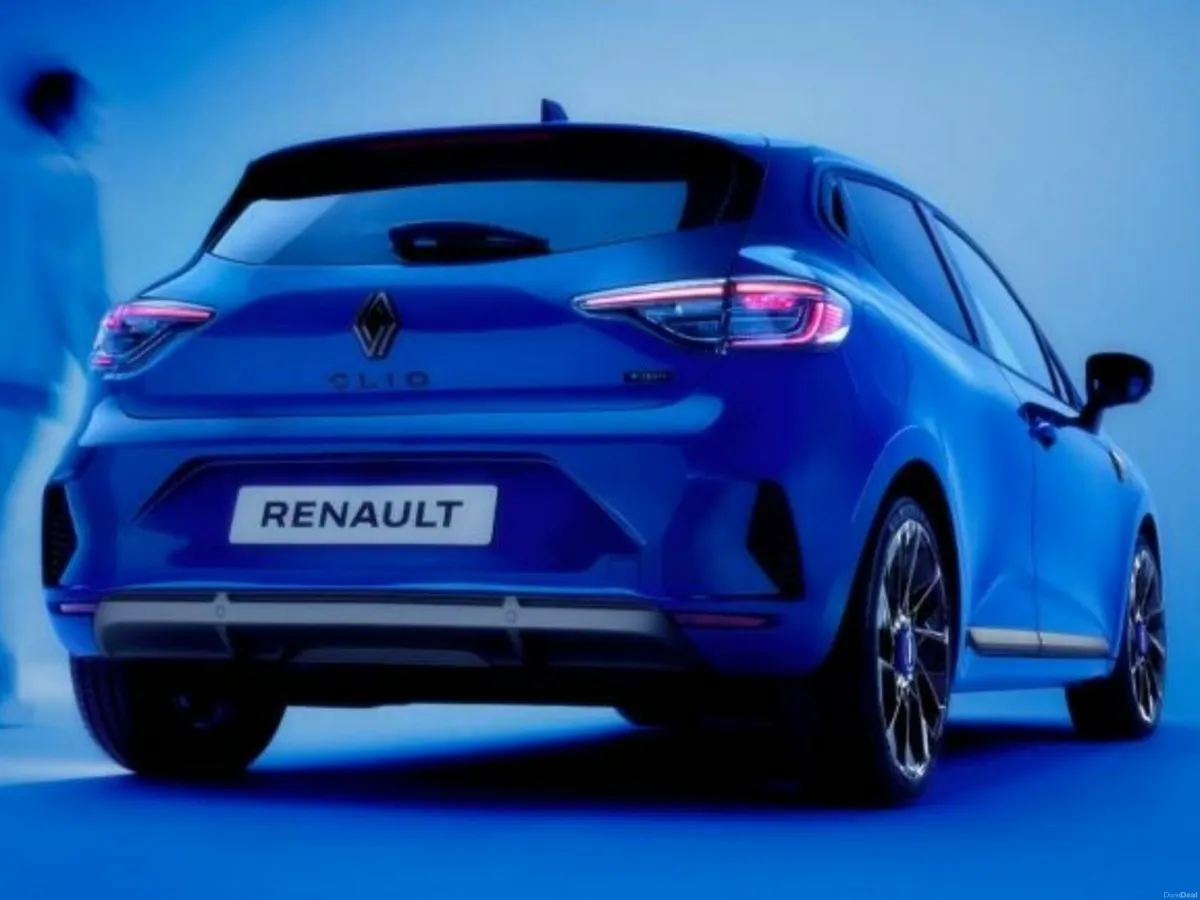 Renault Clio Evolution Full Hybrid E-Tech 145 Auto - Image 2
